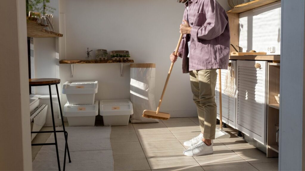 まずは「片付け」が先｜大掃除が効率化する順番